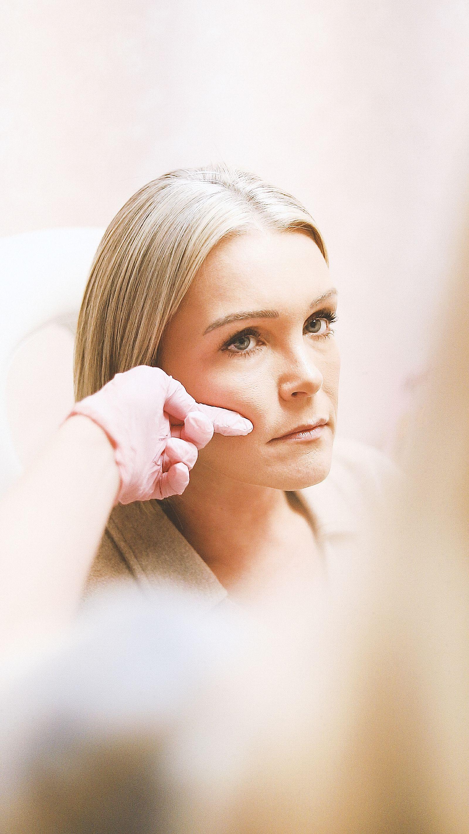 Editorial photograph related to Face Liquid Lypolysis (Lemon Bottle). Not a Miss Noora patient result.